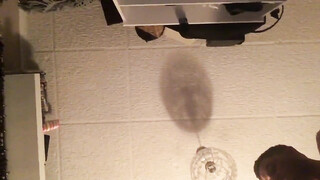 Een vluggertje seks met Britse moeder in de gang tegen de muur