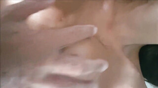 Onverzadigbare sletvrouw kan niet genoeg lul in haar natte poesje en mond krijgen