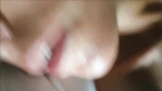 Onverzadigbare sletvrouw kan niet genoeg lul in haar natte poesje en mond krijgen