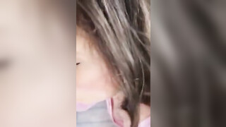 Ze zuigt zo goed dat hij snel klaar was met sperma in haar mond