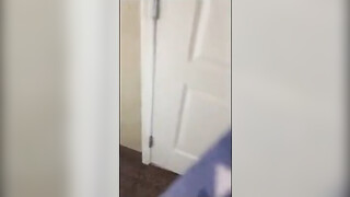 Verdomme ze weet hoe ze de lul moet zuigen en het zaad moet opeten aan het einde