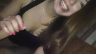 Vriendin is zo geil dat ze zo lekker aan het zuigen en likken is