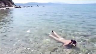 Koppel maakt seks op een afgelegen strand