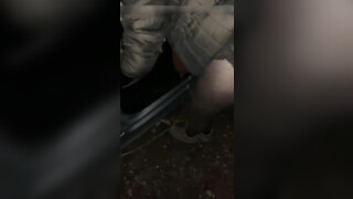 Mooie straathoer gefilmd op camera terwijl ze wordt geneukt door klant