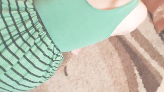 Geweldige seks thuis met een amateurvrouw met een geweldig lichaam