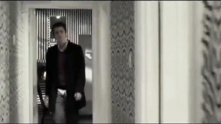 Ze werd zo nat toen ze zijn appartement zag dat ze haar kleren uitdeed voor een snelle neukbeurt