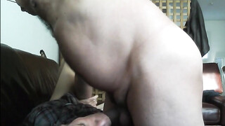 Amateur pijpbeurt en lul in mond met vrouw