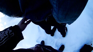 Gepkontioneerde buitenseks in de sneeuw