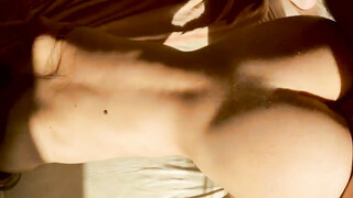 Amateur brunette en grote lul ontmoeten elkaar weer