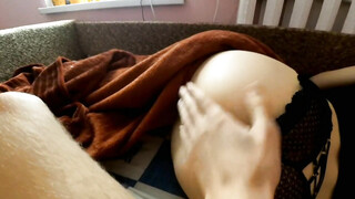 Hij wil wat seksuele actie van zijn vrouwelijke partner