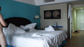 Ouder stel heeft waanzinnige seks in hotelkamer