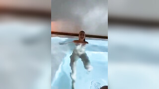 Goede vrouw behaagt man met geweldige seks terwijl hij op vakantie is