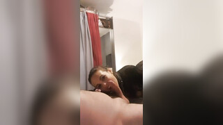 Ze houdt zo veel van lulzuigen