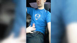 Overtuigde vrouw om aan mijn lul te zuigen terwijl ze autorijdt