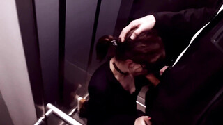 Fellatio en seks in de kleedkamer van Mall