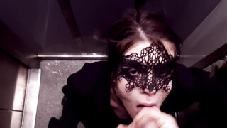 Fellatio en seks in de kleedkamer van Mall