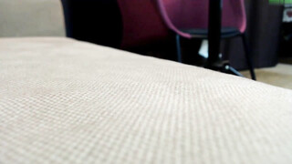 Amateur Roemeense brunette met grote tieten doet seks en pijpbeurt op webcam