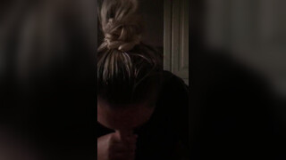 Orale seks diep in de nacht met vrouw